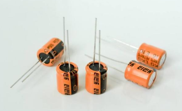 「NIPPON CHEMI-CON」電解電容極性接錯會爆炸，如何避免？